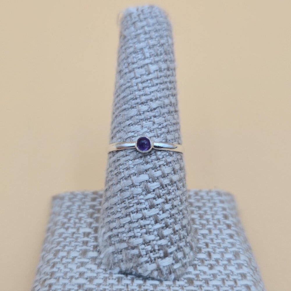 Size 8 Sterling Silver Small Uncut Amethyst Stone Band Ring A4769